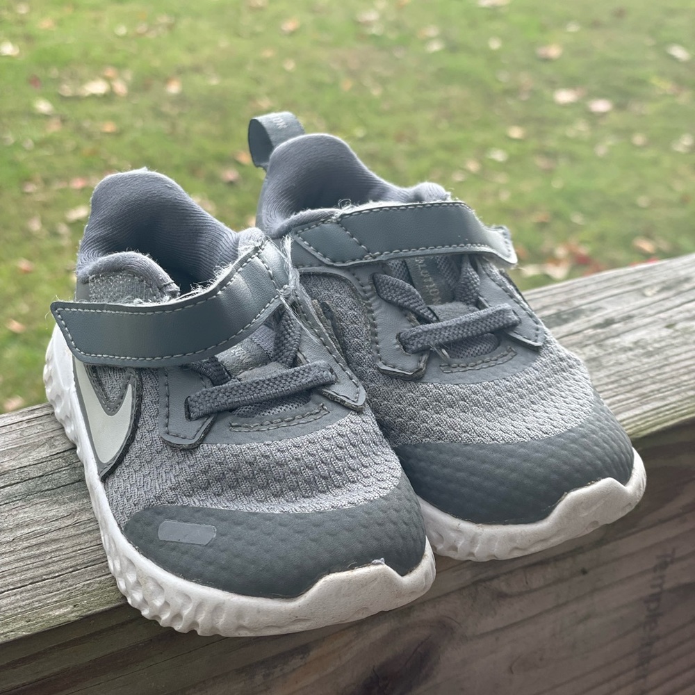 Nike size 6 toddler